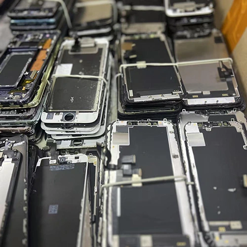 لماذا يعتبر iPhone LCD مهمًا جدًا لأداء الهاتف الذكي؟