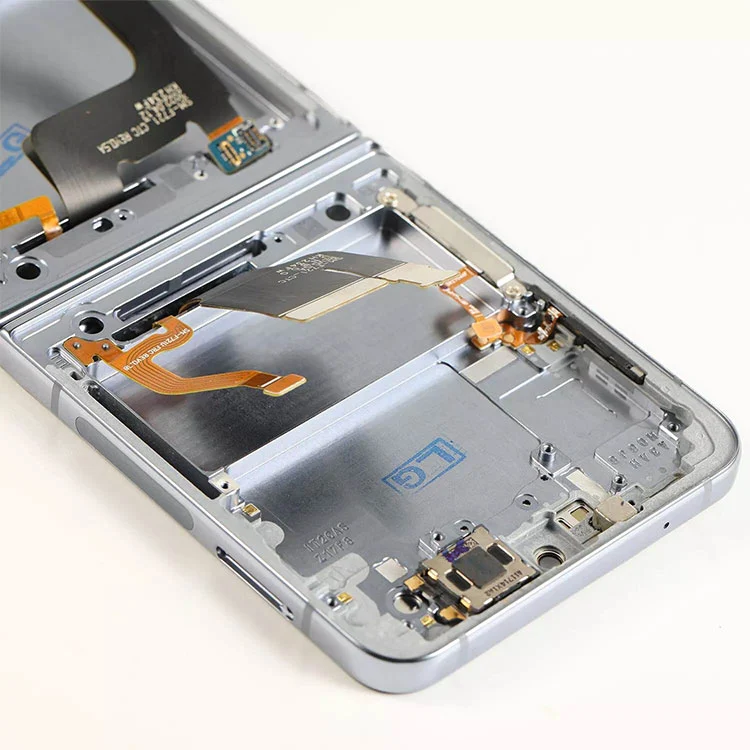 Flip 4 شاشات LCD
