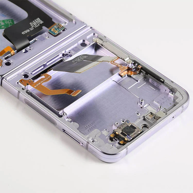 Flip 4 شاشات LCD